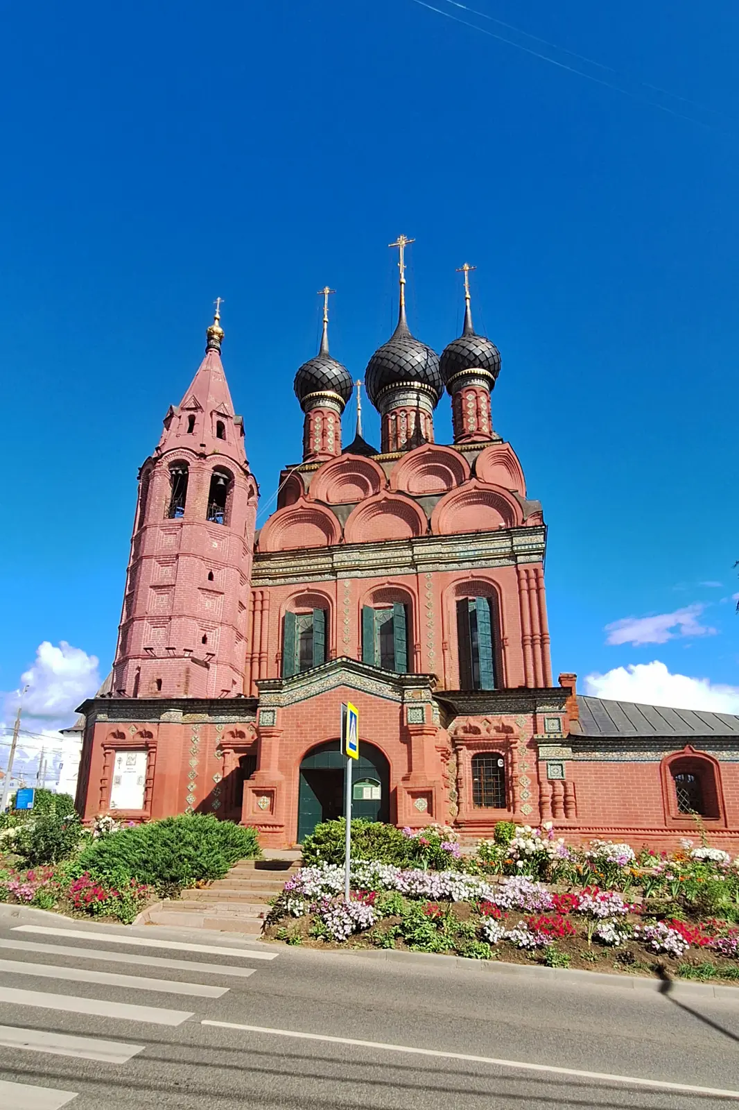 17 каменных сказов Ярославля и древнерусское узорочье