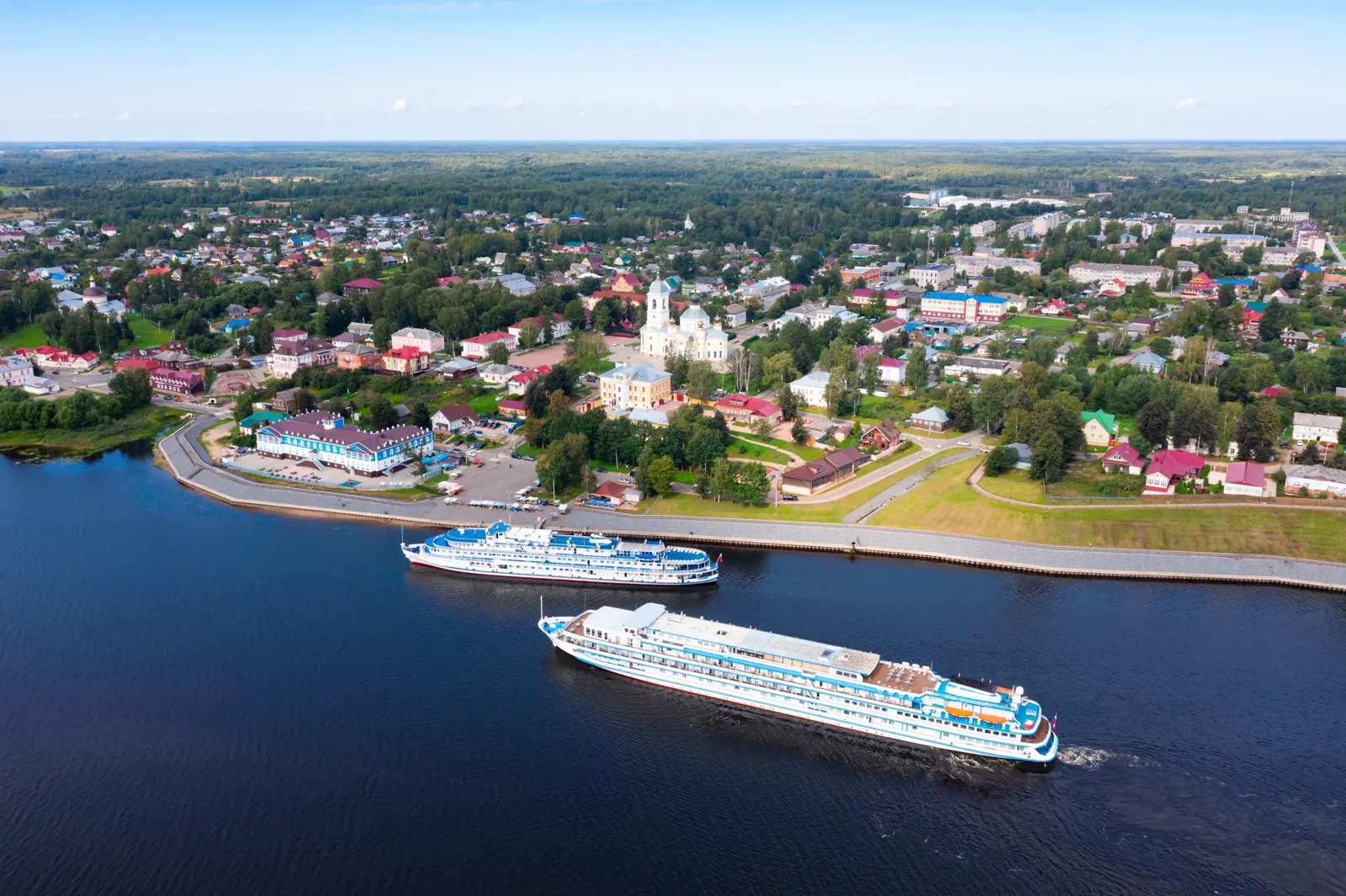 Прогулочный рейс в Ярославле на электрокатамаране «Белояр»